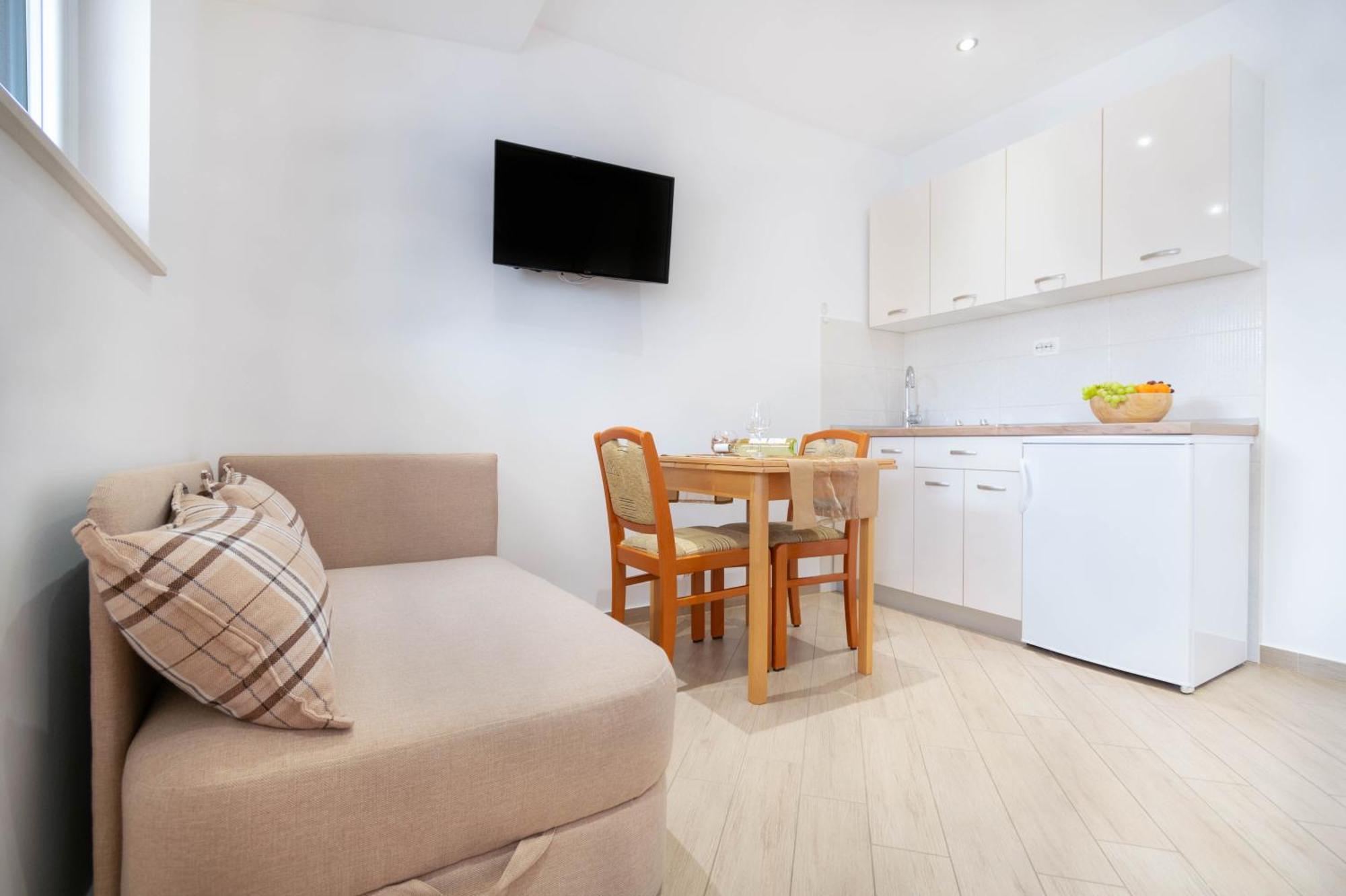 Studio Apartmani Dora Makarska Esterno foto