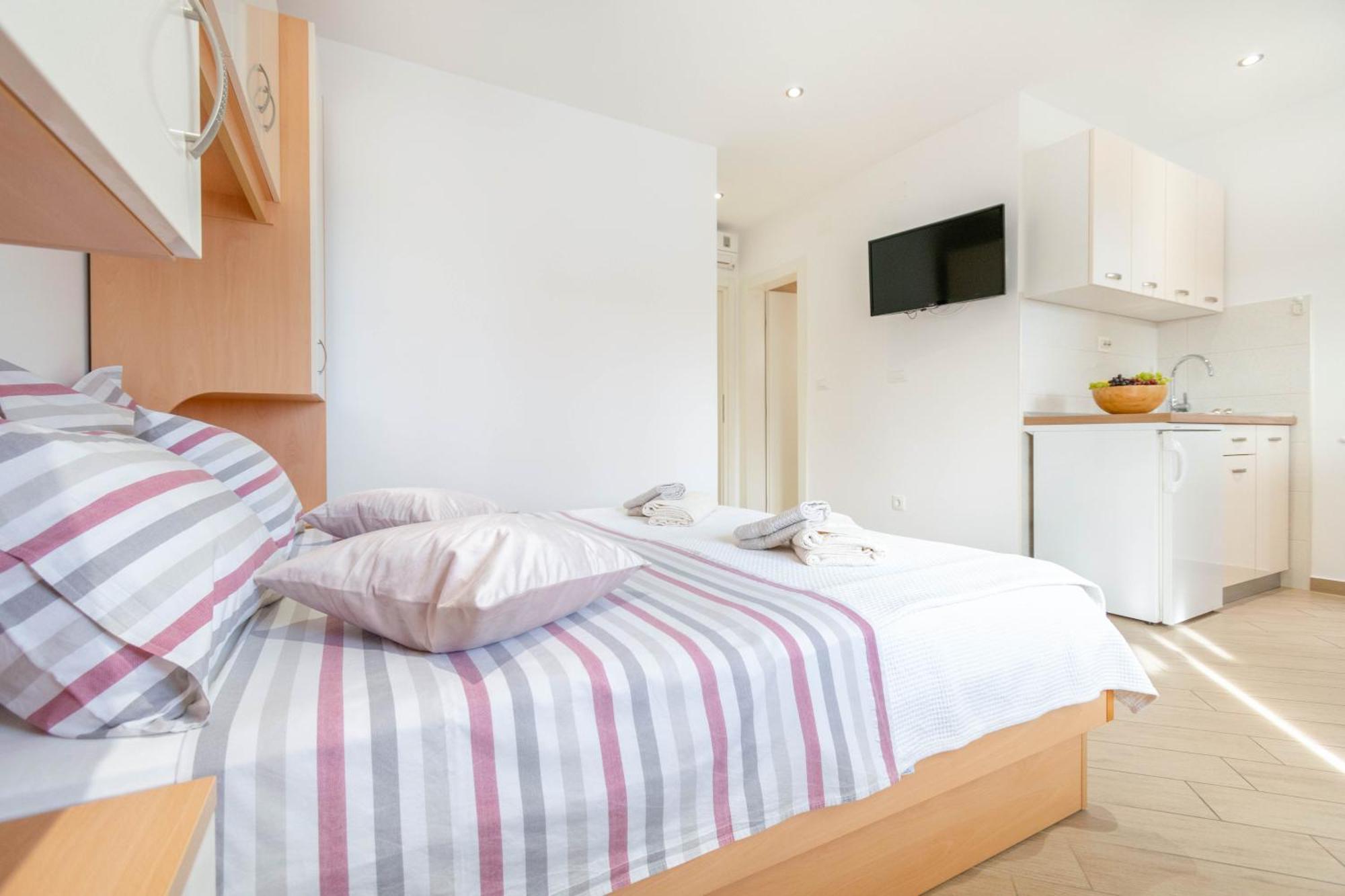Studio Apartmani Dora Makarska Esterno foto