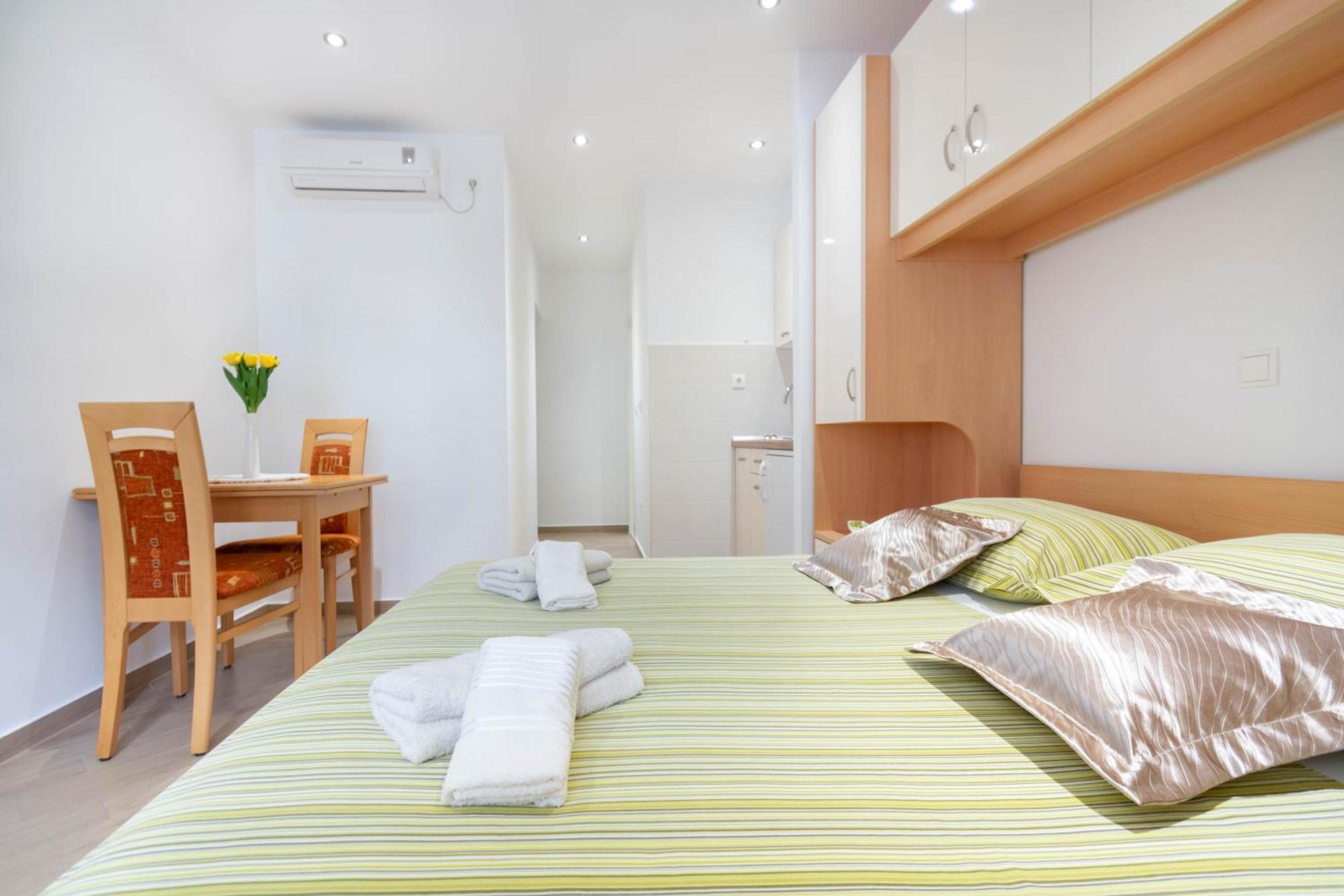 Studio Apartmani Dora Makarska Esterno foto