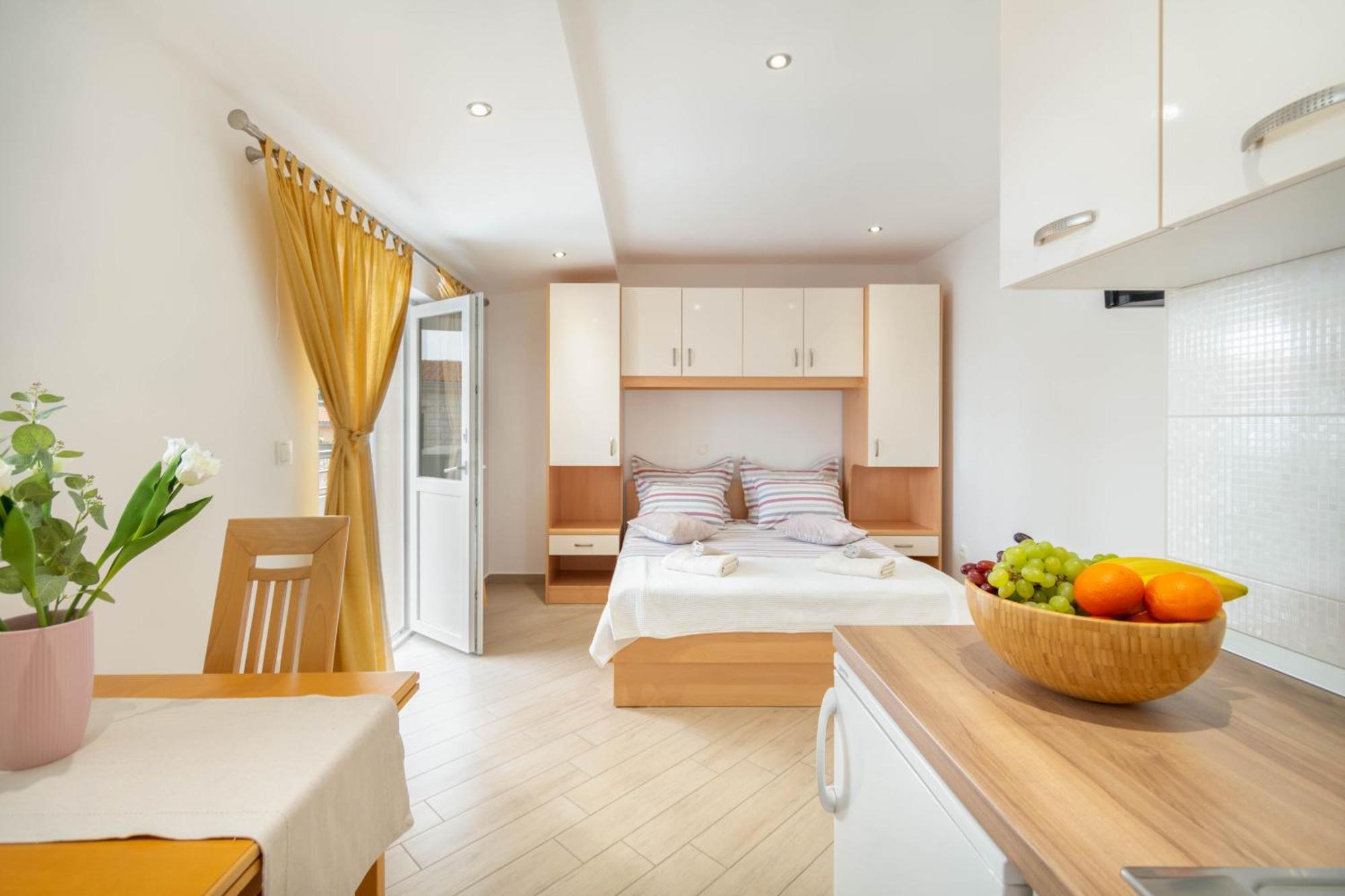 Studio Apartmani Dora Makarska Esterno foto