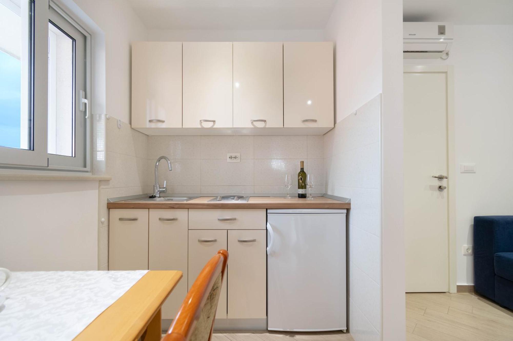 Studio Apartmani Dora Makarska Esterno foto