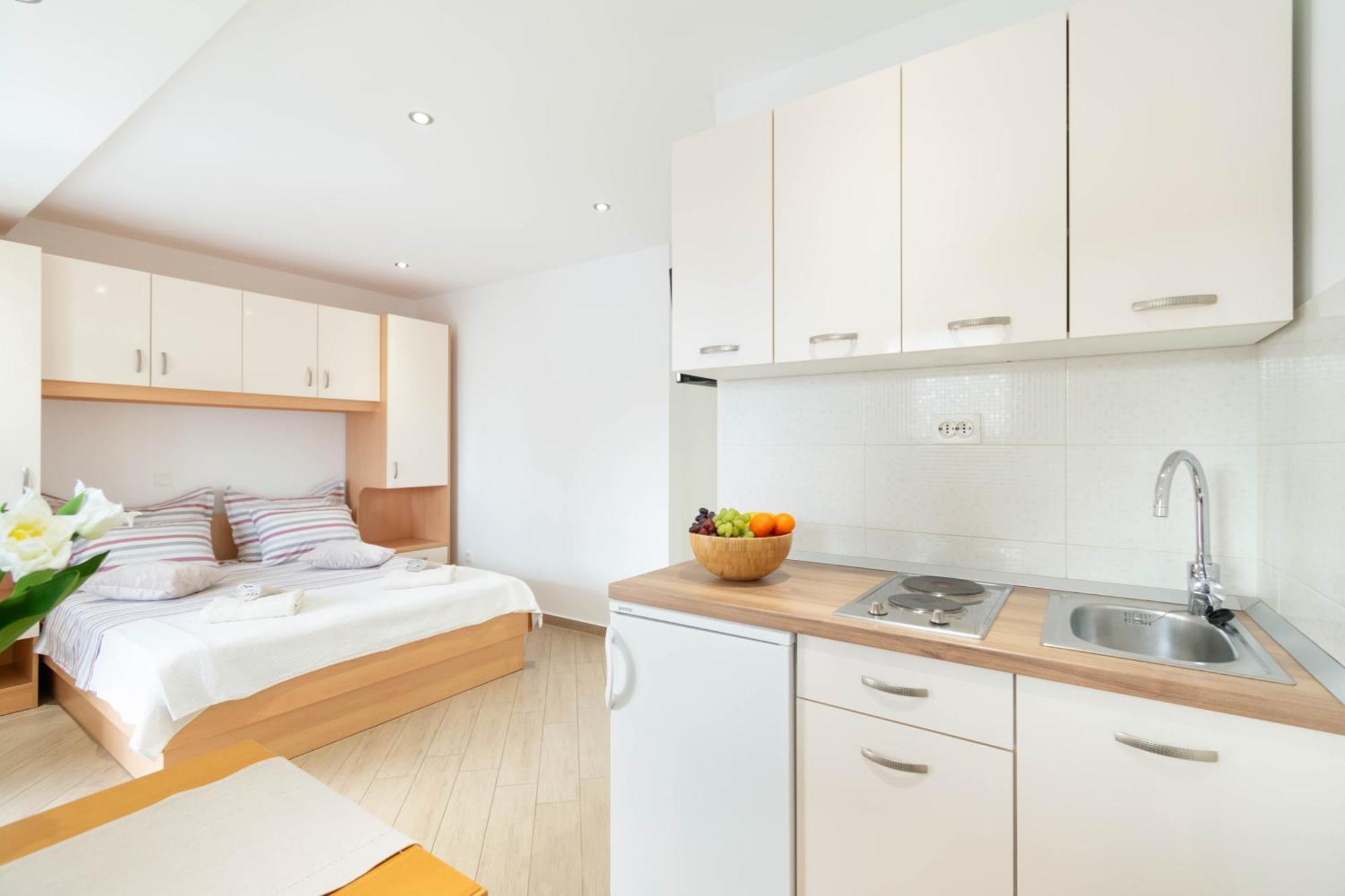 Studio Apartmani Dora Makarska Esterno foto
