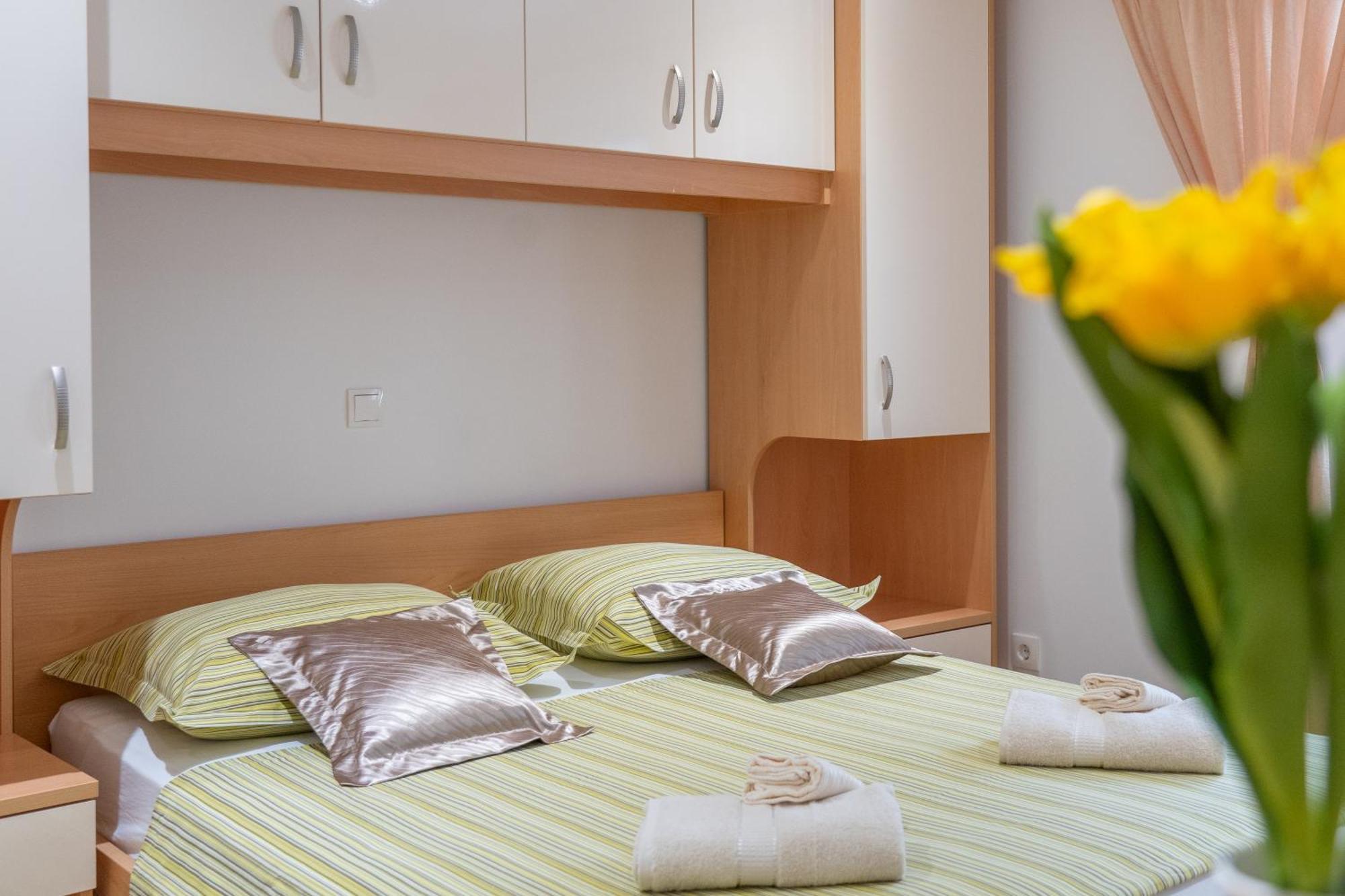 Studio Apartmani Dora Makarska Esterno foto